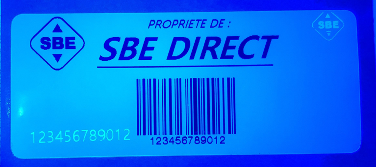 étiquette sous lampe uv